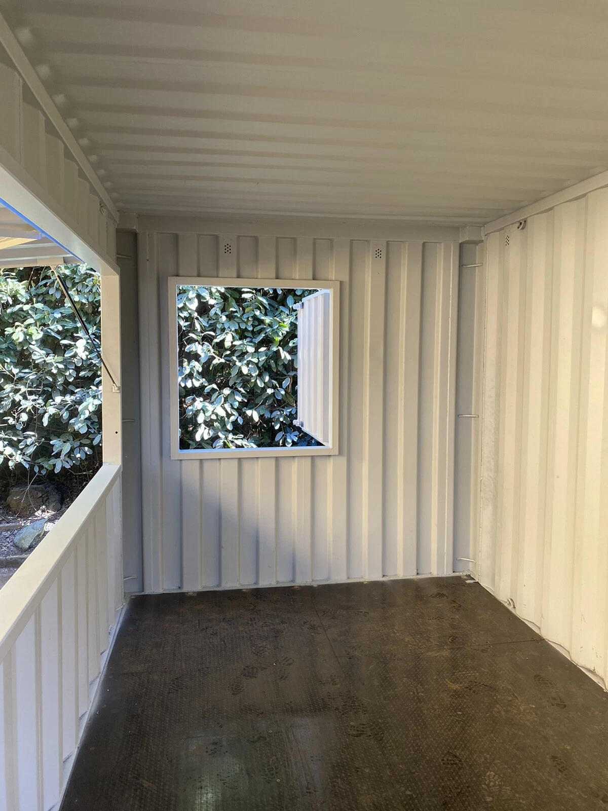 15ft Shipping ContainerBar/Kiosk/Stall/Pod - Image 4