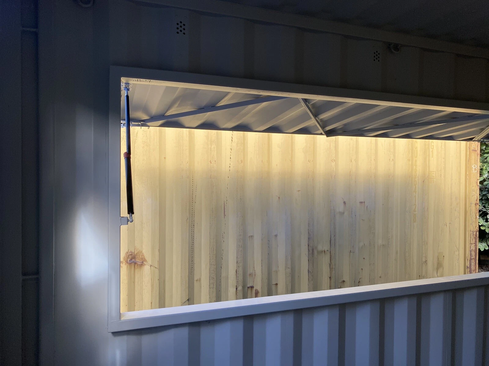 15ft Shipping ContainerBar/Kiosk/Stall/Pod - Image 3
