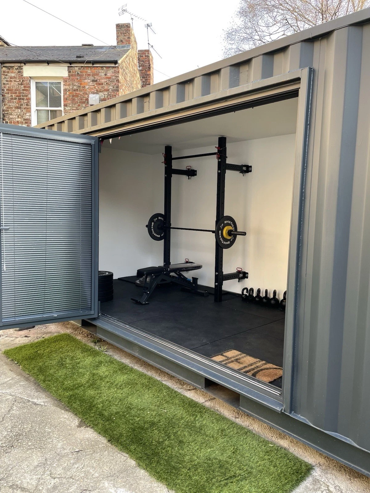 Converted Shipping Container Office Gym 20ft - Image 3